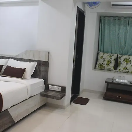Park Andheri West Hotel