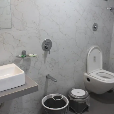 Hotel Park Andheri West 2*