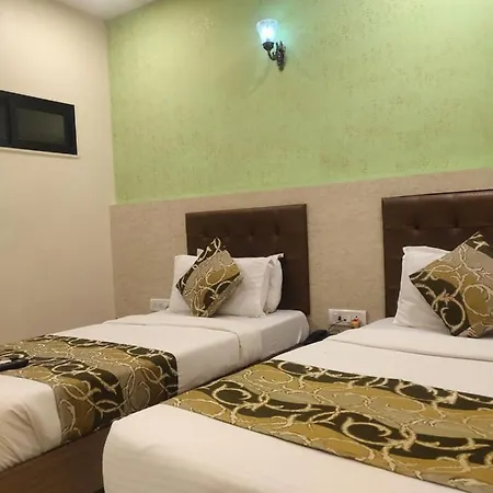 Golden Nest Popular Residency 2*