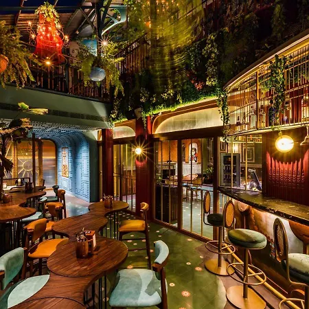 Goldfinch Hotel Mumbai