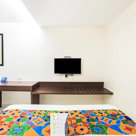 Hotel Fabhotel Regal International 3*