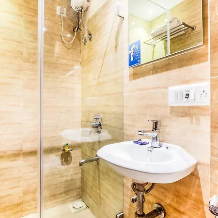 Fabhotel Regal International Hotel