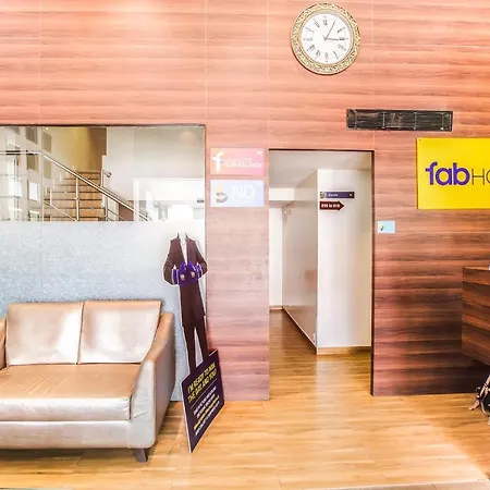 Hotel Fabhotel Regal International