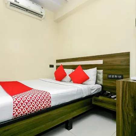 Oyo 23656 Parimeet Hotel 3*