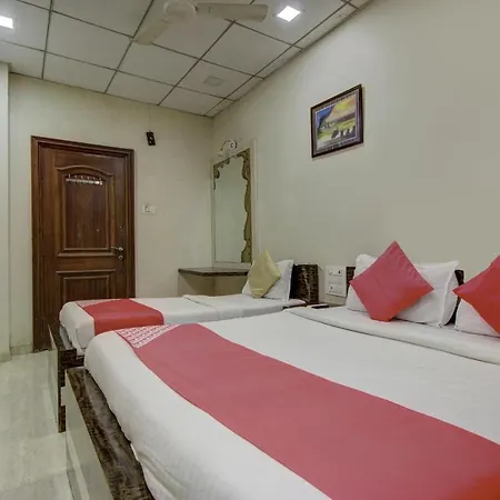 Oyo 74879 Imperial Palace 3* Mumbai