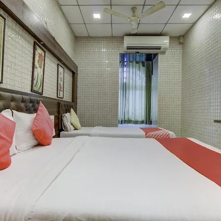 Oyo 74879 Imperial Palace Mumbai