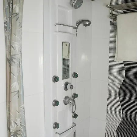 Arma Court - Near Us Embassy, Bkc 2*