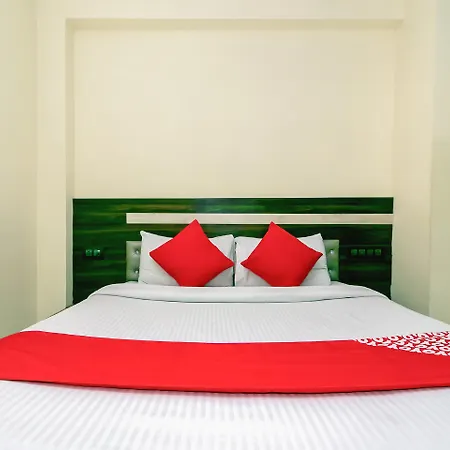 Oyo 23656 Parimeet Hotel