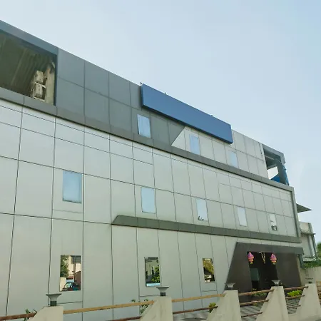 Hotel Oyo 23656 Parimeet Mumbai