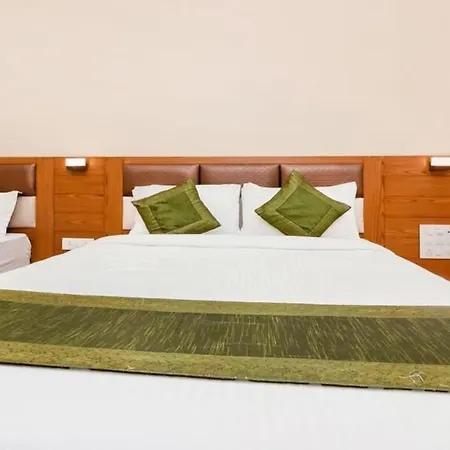 Volga Plaza Hotel 2*