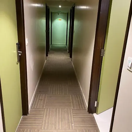 Regal International - Near International Airport Andheri East 3*