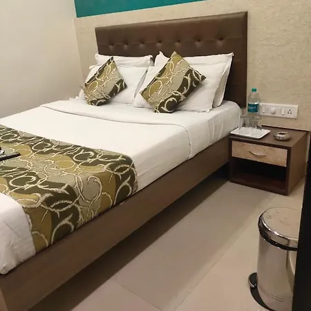 Hotel Golden Nest Popular Residency 2*