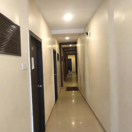 Hotel Golden Nest Popular Residency 2*