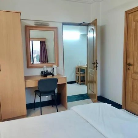 2 Bhk Cozy W/ Netflix And Wifi In Bandra Apartment Mumbai