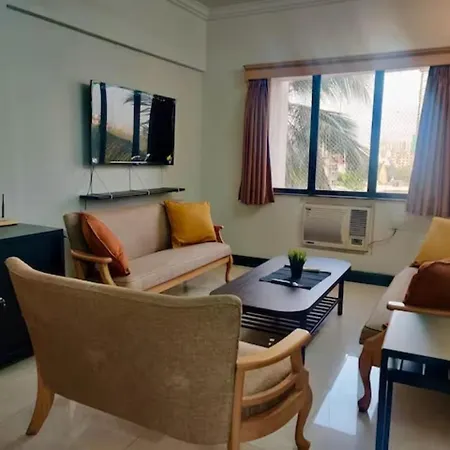 2 Bhk Cozy W/ Netflix And Wifi In Bandra Apartment *
