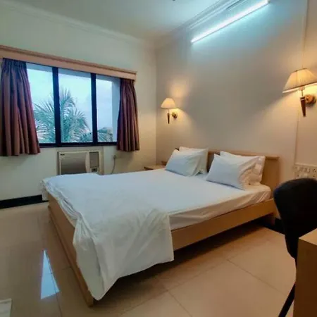 2 Bhk Cozy W/ Netflix And Wifi In Bandra Apartment *