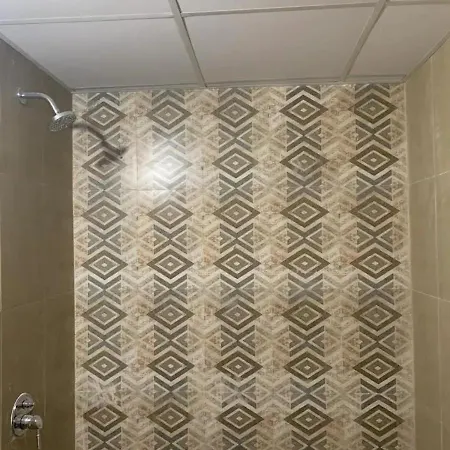 Stayzen 2bhk Serviced Near Bkc 2km Apartment