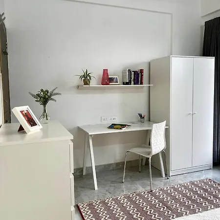 Bright 1 Bhk In Bandra Near Lilavati Parking - 5 Apartment *