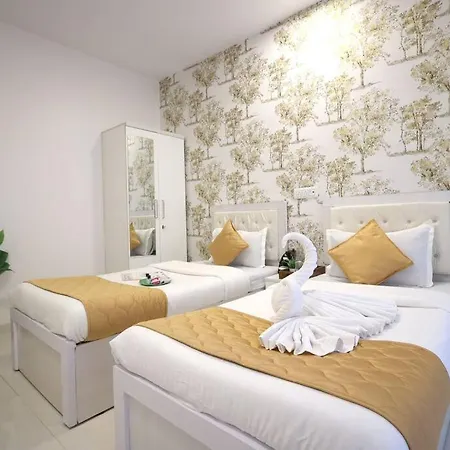 Apartment Filmy - 2 Bedroom In Goregaon East *