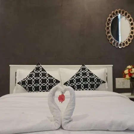 2br Sea View Service Worli By Florastays Apartment *
