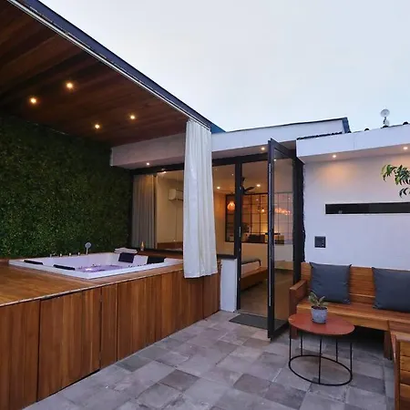 Vaara Penthouse Apartment *
