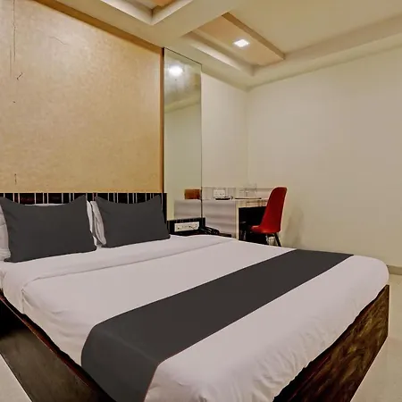 Hotel Collection O 81533 Galaxy Shelter Mumbai