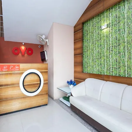 Hotel Oyo Flagship 80644 Noble Palace 3*