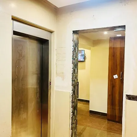 Hilton Hotel 2*