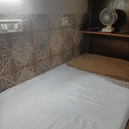 Hostel Metro *