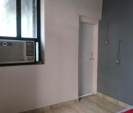 2rk In Bandra West Apartment *