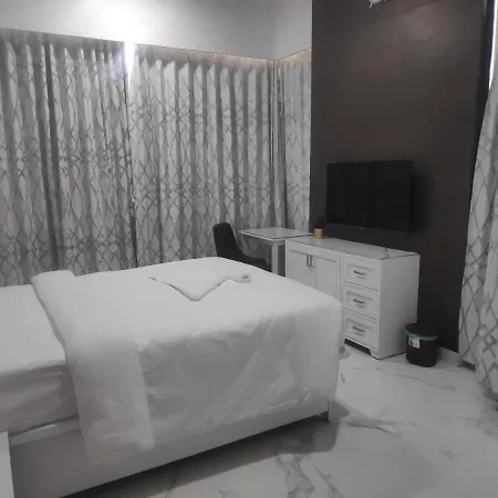 Premium In Hiranandani Powai By Maxxvalue - Chitranjan 3* Mumbai