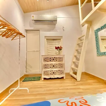 Holiday home Bandra With Yard Mumbai