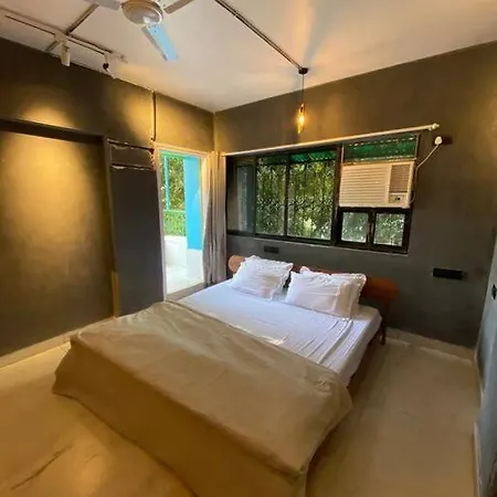 Concrete Rainforest Apartment *