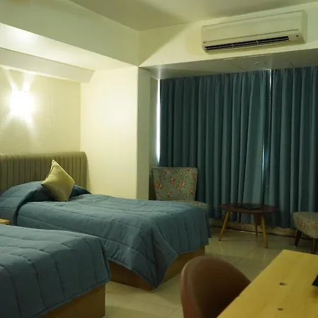 Diplomat, Colaba Hotel 3*