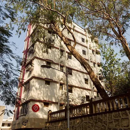 Oyo Premium Near Seven Hills Hospital Mumbai