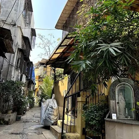 Apartment Basti 1 Chuim Village Khar West