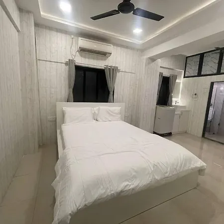 Basti 1 Chuim Village Khar West Apartment *