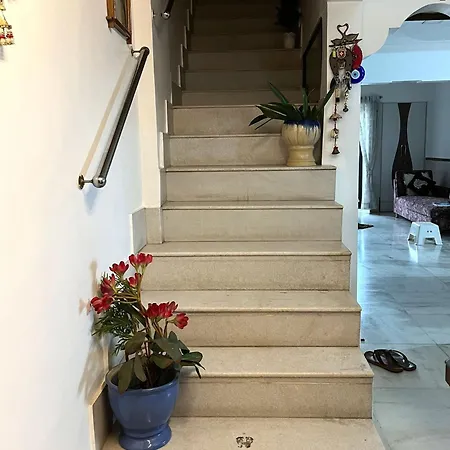 Spacious Private Amidst The Homestay Mumbai