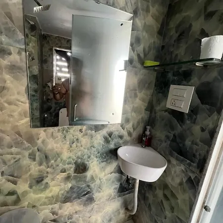 Sixth Sense Hospitality Apartment *