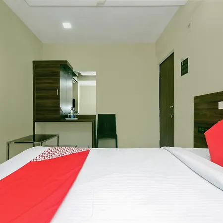 Oyo 23656 Parimeet Hotel