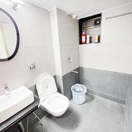 Apartment 2 Bedroom Near Olives Bandra *
