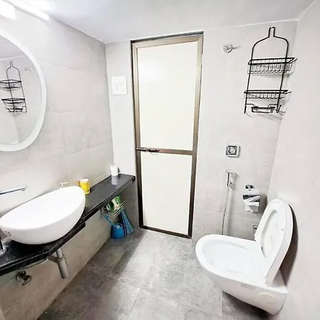 Apartment 2 Bedroom Near Olives Bandra *