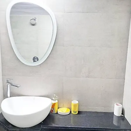 Apartment 2 Bedroom Near Olives Bandra Mumbai