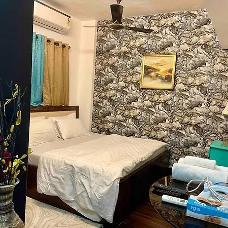 2 Bedroom Near Olives Bandra Apartment Mumbai