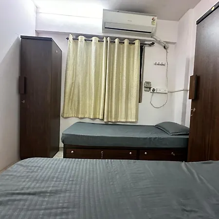 Zest - 72 Hostel *