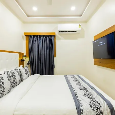 Hotel Village Residency