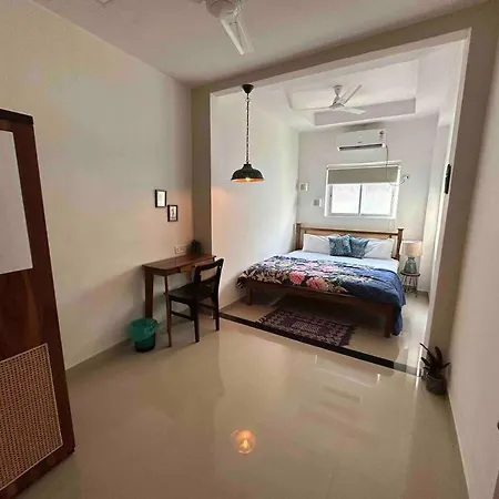 Basti 3 Waroda Road Veronica's Bandra W Apartment