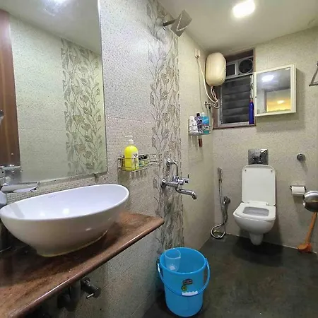 Apartment Bandra - Spacious 2 Bhk- Close To Bkc. *