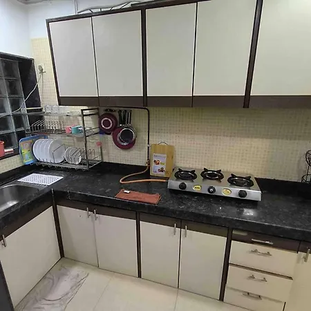 Bandra - Spacious 2 Bhk- Close To Bkc. Apartment