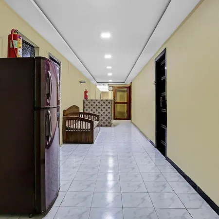Oyo Flagship Pakeeza 4*